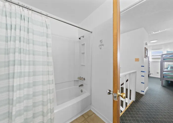 Bunk Bed Base - 2br Family Retreat At The Cove Apartment